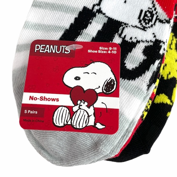 Peanuts Snoopy and Woodstock Valentine’s Socks - Picture 4 of 8